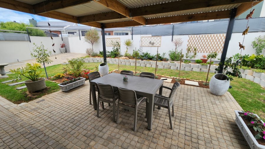 3 Bedroom Property for Sale in Hartenbos Heuwels Western Cape